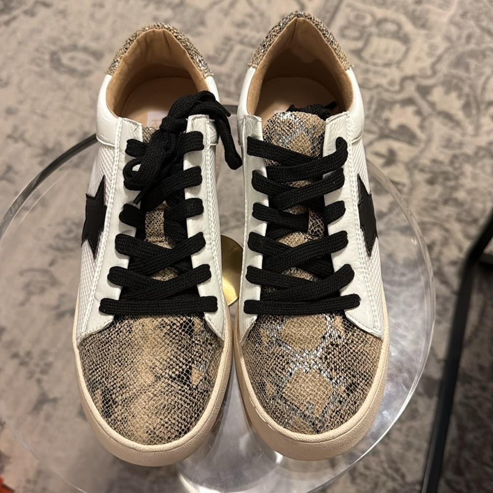 NIB Platform Star Sneaker size 8